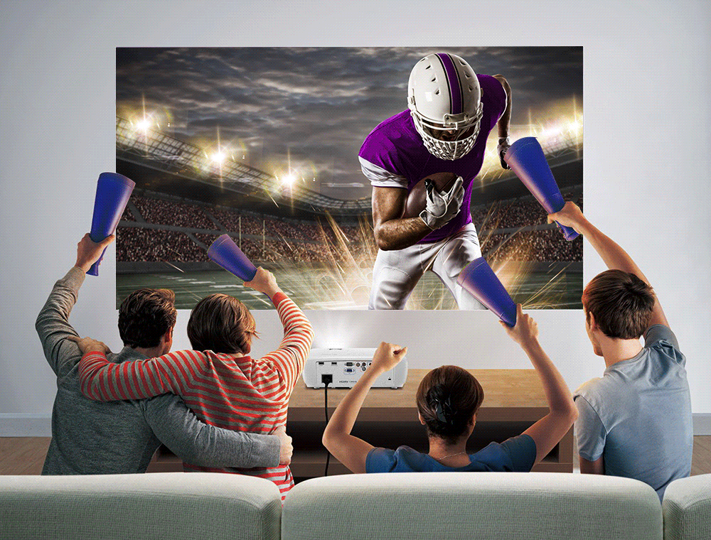 Футбол на проекторе. Телевизор. Телевизор спорт. Футбол по ТВ.